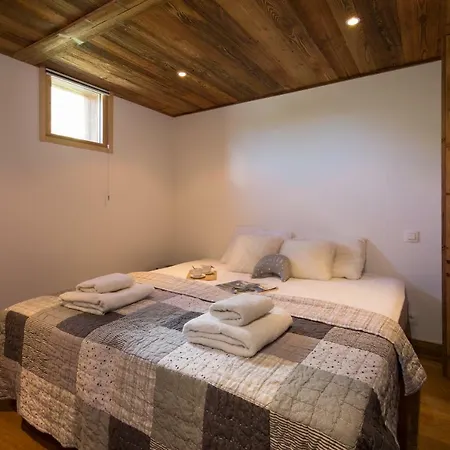 Les Bossons Chalet Sleeps 6 Chalet