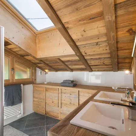 Les Bossons Chalet Sleeps 6 Chalet Chamonix