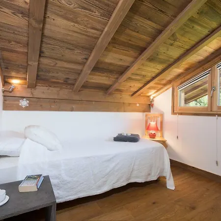 Chalet Les Bossons Chalet Sleeps 6 *