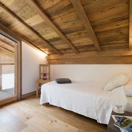 Chalet Les Bossons Chalet Sleeps 6